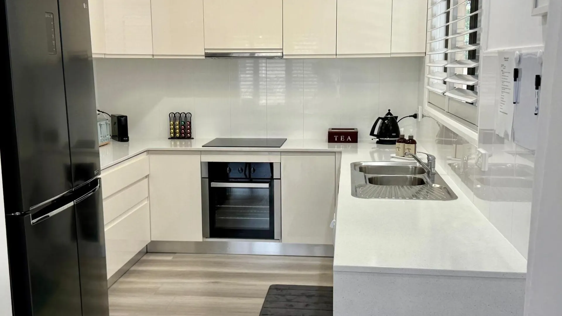 Casa Bella - Paradise, 3 Bedroom, Guest House, Villa Gold Coast