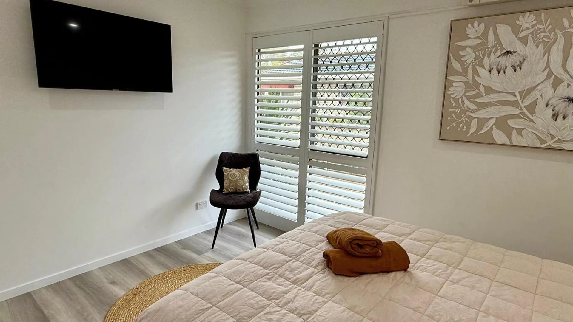 Casa Bella - Paradise, 3 Bedroom, Guest House, Villa Gold Coast Australia